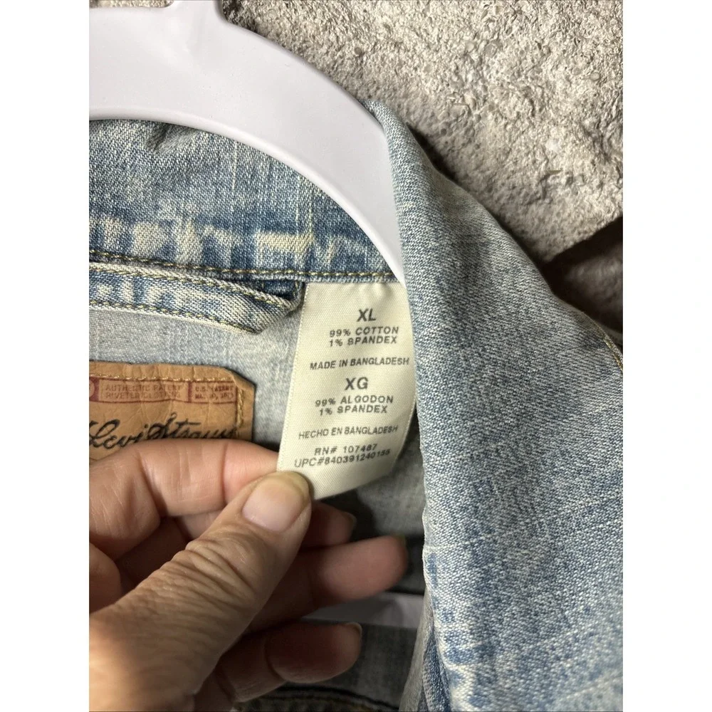 Jacket-Jean-Classic-Levi-Child‎ Size-Light Wash-Button Up-Slit Pockets-Child XL